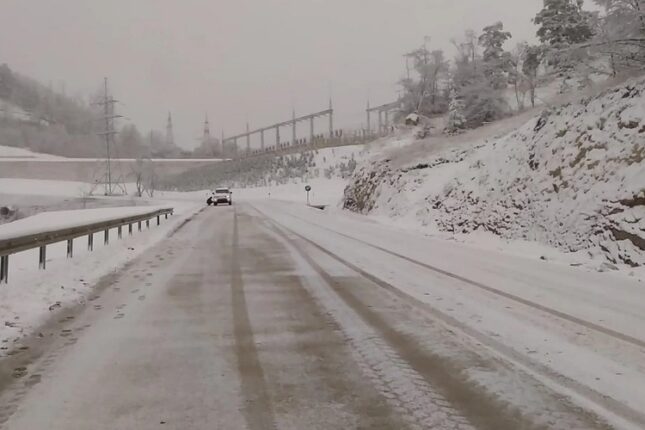 Şuşada yollar buz bağladı – Köməksiz vəziyyətdə qalanlar xilas edildi