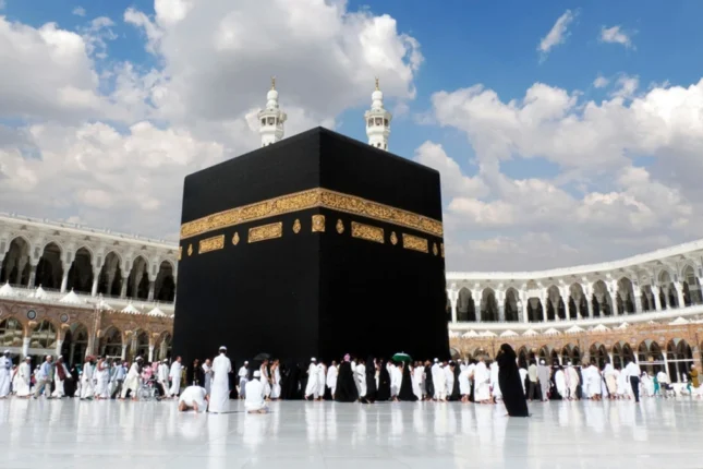 Həccə gedənlərin NƏZƏRİNƏ — Vaxt açıqlandı