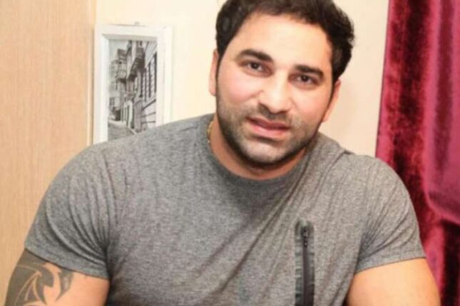 Kamil Zeynallı: “Vəsiqəmdə atamın adını daşımıram”