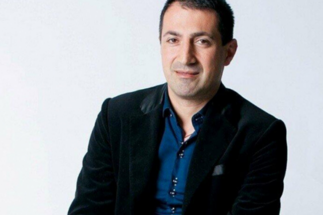 Erməni blogger Şahramanyanı “goreşən” və “toyuq oğrusu” adlandırdı