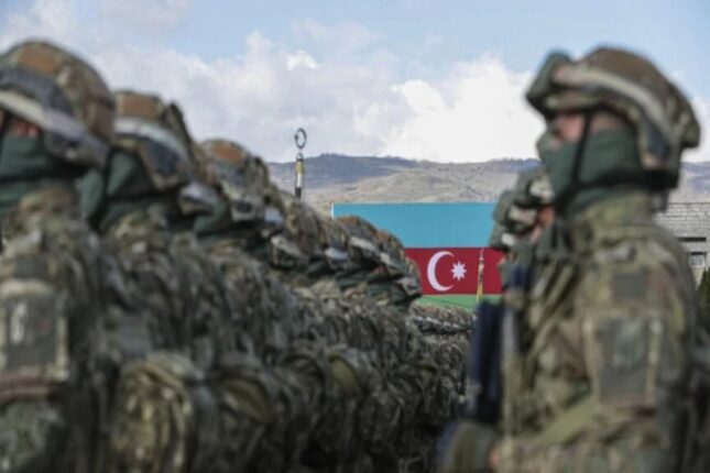 Zabitlərin dinc dövrdəki hərbi xidmət müddətinin 6 ay azaldılması qəbul edildi Zabitlərin dinc dövrdəki hərbi xidmət müddətinin 6 ay azaldılması qəbul edildi