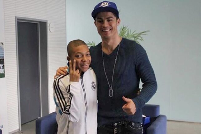 Mbappe Ronaldo ilə uşaqlıq fotosunu yaydı Mbappe Ronaldo ilə uşaqlıq fotosunu yaydı