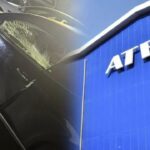 is-adaminin-oglu-icareye-goturduyu-bentley-ile-qeza-toredib-qacdi