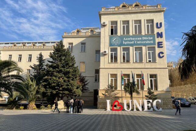 İqtisad Universiteti avtomobil alır