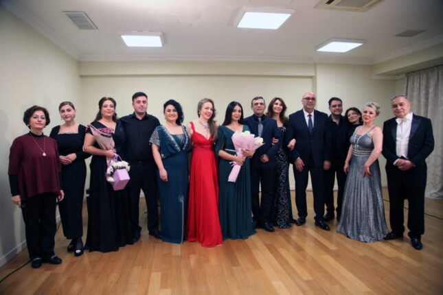 Vokal artistlərinin çıxışları alqışlarla qarşılandı