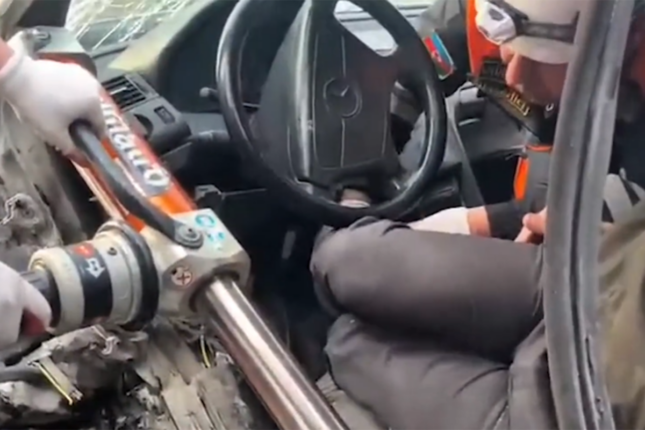 Türkanda qəza – Sürücü sıxılı vəziyyətdə qaldı – Video