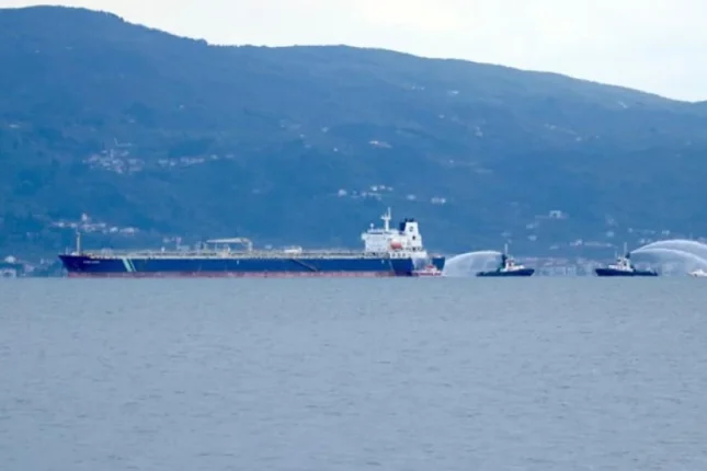 İran daha bir yük gəmisini saxladı