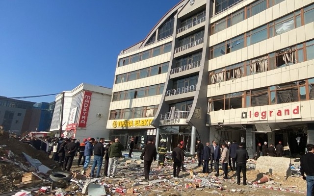 “AFEN Plaza”da partlayışda xəsarət alanlardan üçü evə buraxıldı