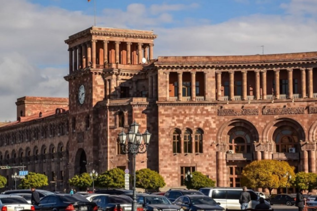 “Hraparak”: “Ermənistanda yeni hökumət Bakıdan gələn təlimatla qurulacaq” “Hraparak”: “Ermənistanda yeni hökumət Bakıdan gələn təlimatla qurulacaq”