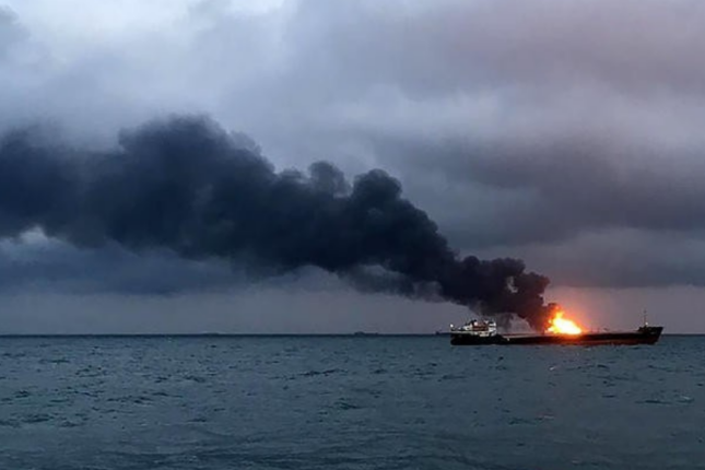 Ukrayna daha iki rus gəmisini sıradan çıxarıb