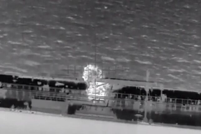 Ukrayna Rusiyanın Aralıq dənizindəki “kölgə donanması”na aid tankeri vurdu