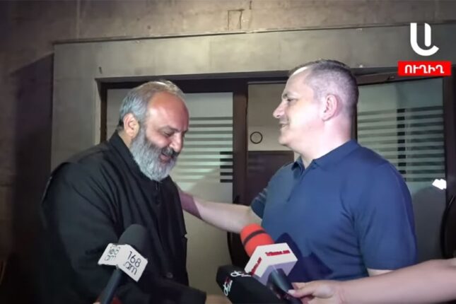 Şahramanyan keşiş Baqrata avtomobil hədiyyə edibmiş