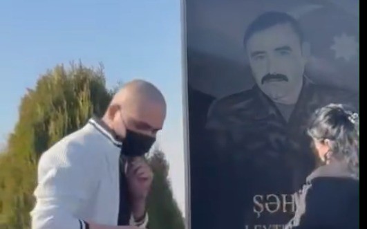 Xərçəngə qalib gəlib, şəhid qardaşının məzarını ziyarət etdi – VİDEO