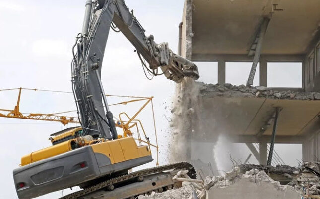 Bakıda qəzalı vəziyyətdə olan, plana düşən binaların sökülməsi nə vaxt yekunlaşacaq?