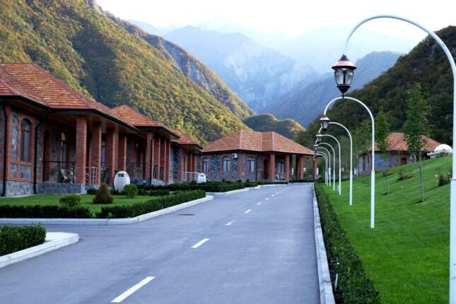 Azad bazar, yoxsa nəzarətsiz qiymət oyunu?