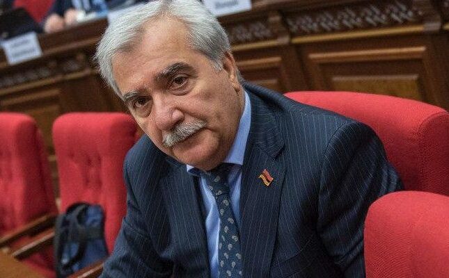 Koçaryan: “Ordumuz müdafiə ordusuna çevrilir”