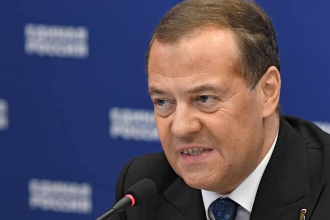 Medvedev Avropanı müharibə ilə hədələdi