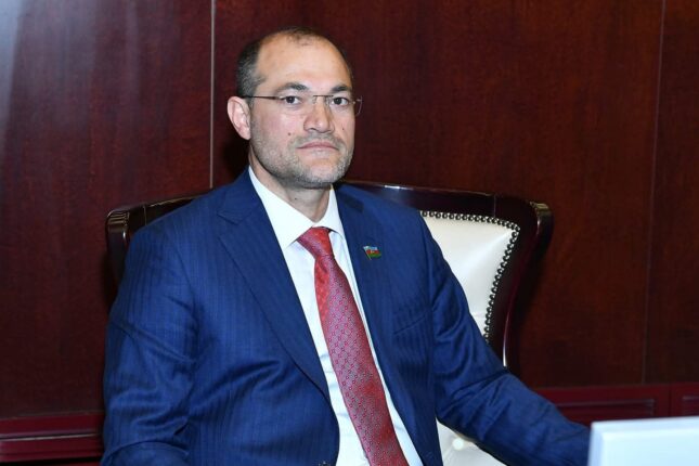 “Əgər boru evin önündən keçirsə, uşaq soyuqda qalırsa…” – parlamentdə sarsıdıcı açıqlama