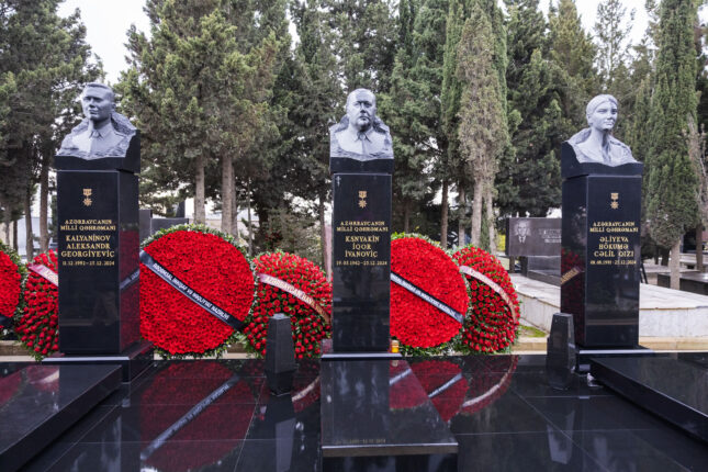 J2-8243 reysinin faciəsinin ildönümündə həlak olanların xatirəsi anılıb