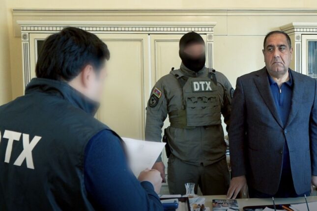 İcra başçısı rüşvəti belə alırmış –  DTX VİDEO YAYDI