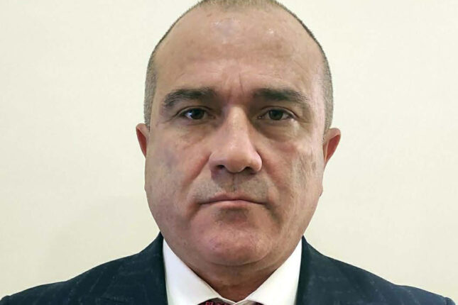 Yeni başçı müavinini işdən çıxardı