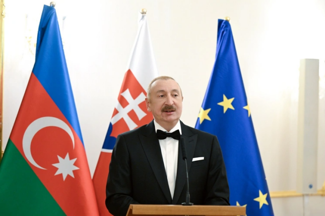 İlham Əliyev Slovakiya prezidentini Azərbaycana səfərə dəvət etdi