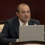 deputatin-qardasini-kim-doydurub-iller-sonra-uze-cixan-istintaq-detallari