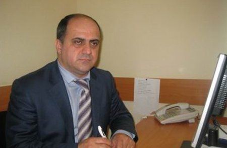 Vəli Əkbər vəzifəsindən azad edildi