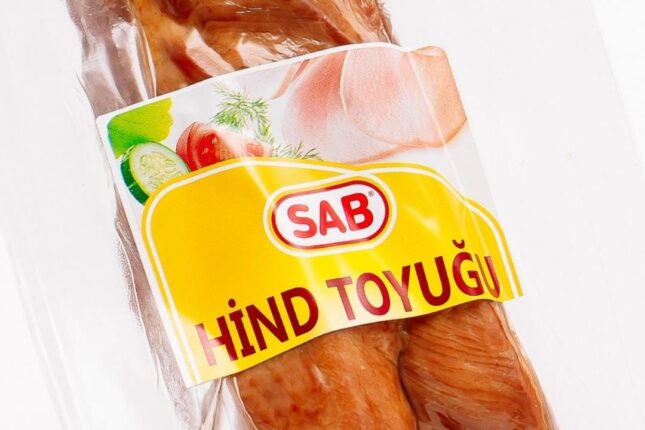 “SAB” hind toyuğu adıyla toyuq əti satır – Foto