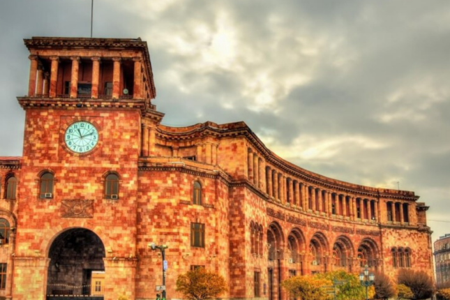 Qarabağdan gedən ermənilər AYAĞA QALXDI