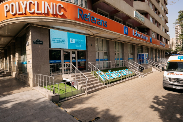 “Referans” klinikasında pasiyentlərə qarşı hörmətsizlik – Foto “Referans” klinikasında pasiyentlərə qarşı hörmətsizlik – Foto