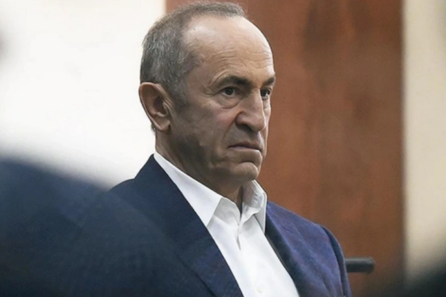 Politoloqdan keçmiş prezidentə ağır ittihamlar