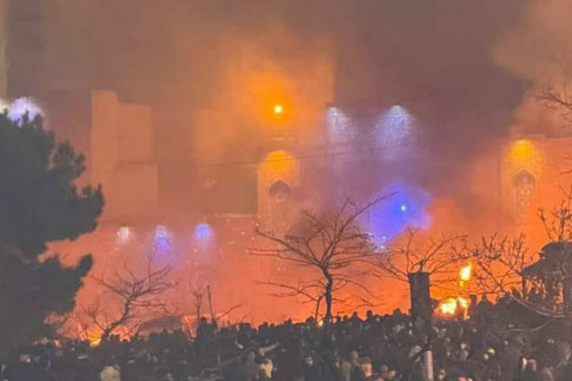 Ölü sayı 15 minə çatdı: Qətliamın episentri Məşhəd olub