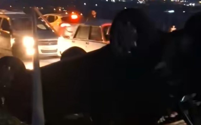 Qubada 3 maşın toqquşdu, biri aşdı – VİDEO