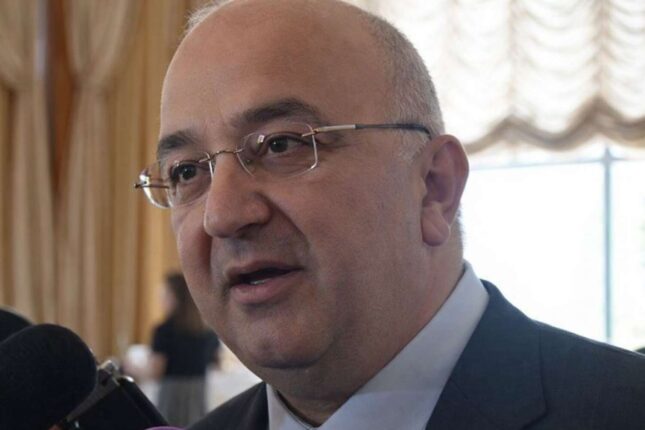 Daha bir pensiya qalmaqalı: Bu dəfə sabiq nazir DSMF-ni məhkəməyə verdi