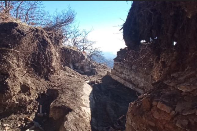 İsmayıllıda dəfinə tapmaq üçün qalanı uçurdular – Fotolar