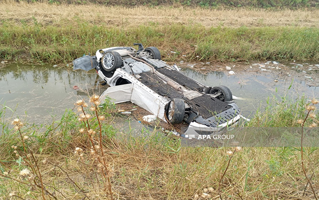 Maşın kanala aşdı – Keçmiş baş həkim öldü (FOTO)