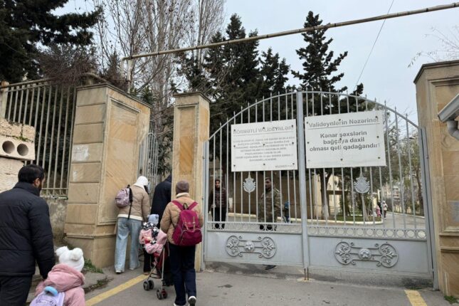 Yeni Yasamalda məktəb və uşaq bağçasına gedən yol 6 aydır bağlanıb (VİDEO,FOTOLAR)