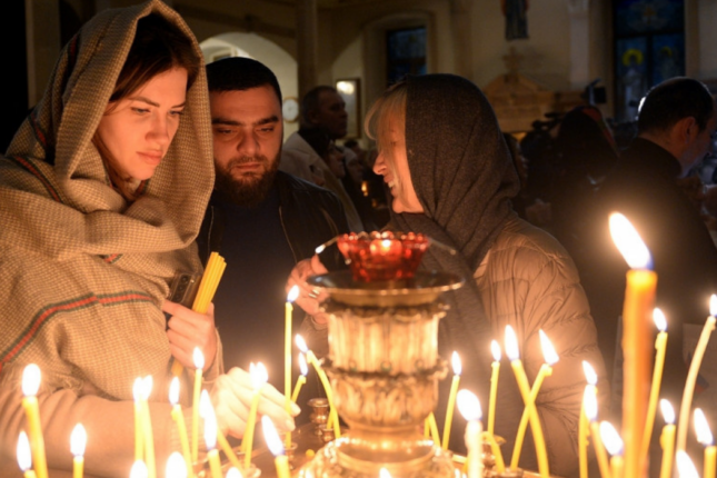 Bu gün dünya pravoslavları Milad bayramını qeyd edir