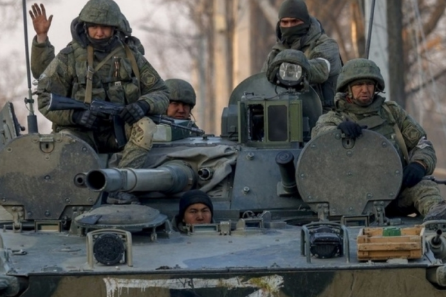 Ruslar daha iki istiqamətdə irəliləyiblər