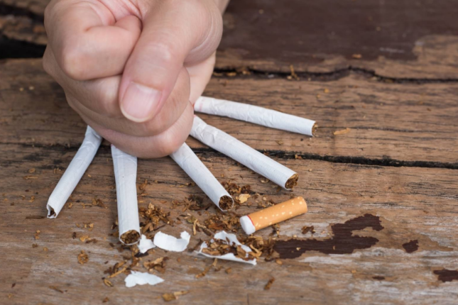 Siqareti buraxmaq istəyənlər bunu bilməlidir — Həkim danışır