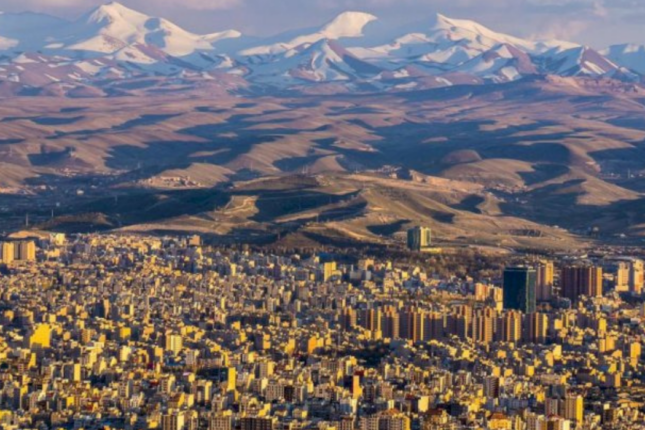 Təbrizdə evlərin damlarına pulamyotlar yerləşdirilib