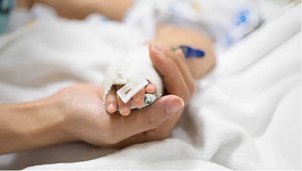 Ağcabədidə ölən doqquzaylıq körpənin atası: “Xəstəxana hava balonu tapmadı” Ağcabədidə ölən doqquzaylıq körpənin atası: “Xəstəxana hava balonu tapmadı”