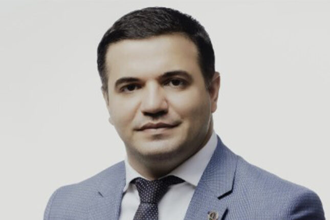 Kollegiyadan qovulan vəkil həbs edildi – Foto