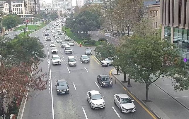 Bakının 16 yolunda tıxac var – SİYAHI