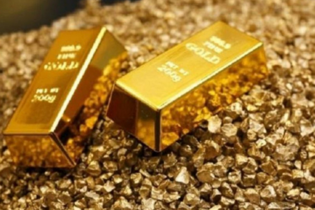 Qızılın qiyməti yenidən 5 min dolları ötüb