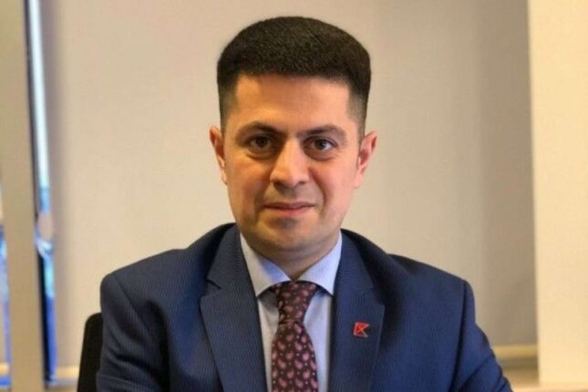 Prezident mətbuat katibini təltif etdi