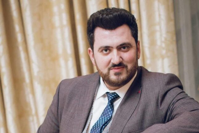 Həmin liseydə Əməkdar artistin övladı da olub