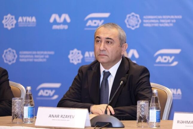 Vətəndaşdan AYNA rəhbərinə: “Anar Rzayev maşınından düşüb avtobusa minsin” Vətəndaşdan AYNA rəhbərinə: “Anar Rzayev maşınından düşüb avtobusa minsin”