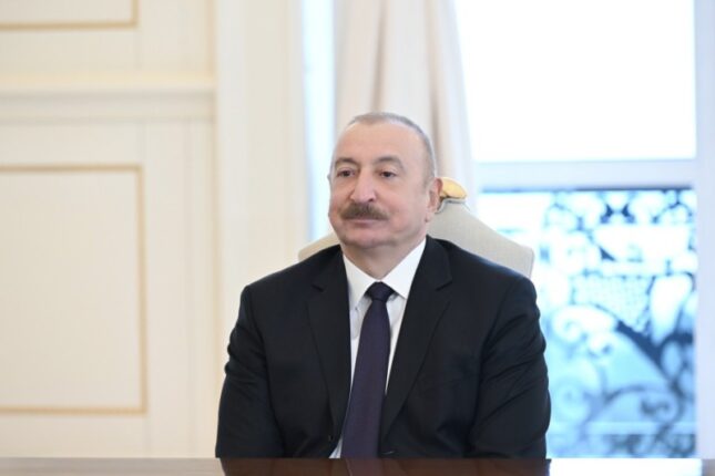 İlham Əliyev İranın müdafiə nazirinə: Azərbaycan bölgədə yaranmış vəziyyətdən narahatdır